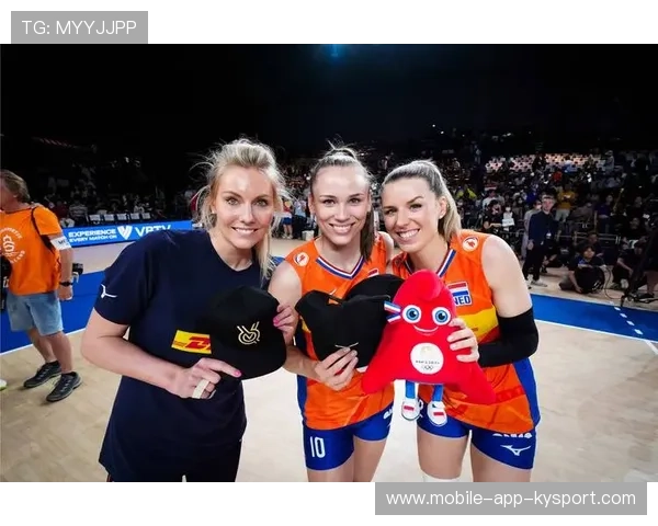 女排精准吊球引对手愣神：战术魅力背后的胜利密码