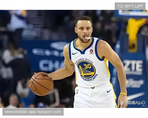 库里快速推进三分一箭穿心，勇士再次接管局势