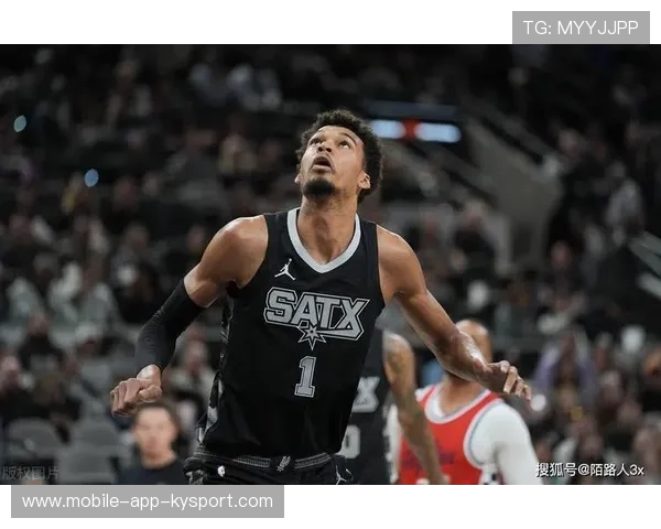 文班亚马补扣得手，马刺锁定胜局，文班亚马身高